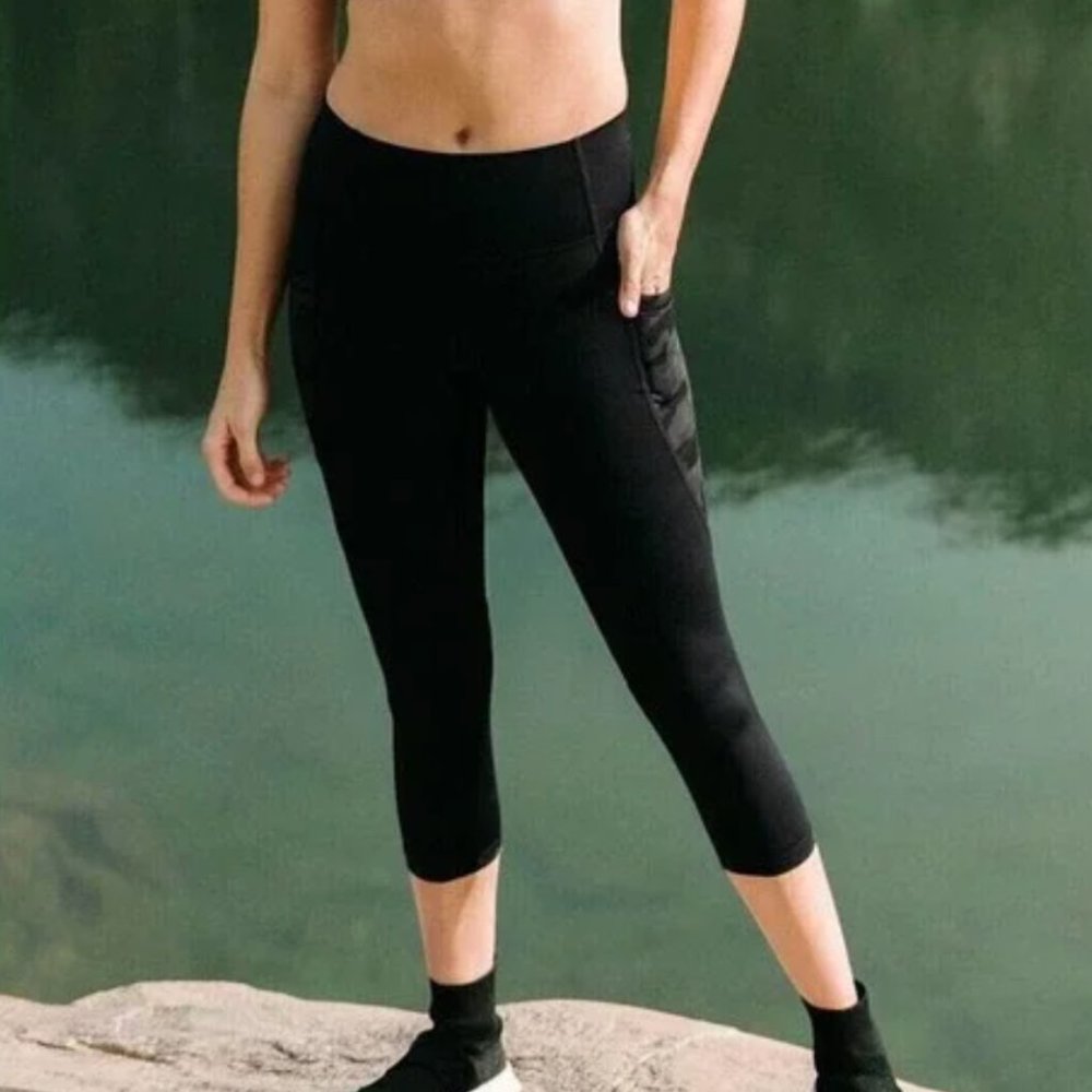 ZYIA Active Black Camo Reflective Pocket Brilliant Hi-rise Capri, Size 8-10, EUC